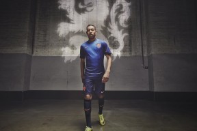 2026世界杯赛程-王座孤影，梅西十五连败魔咒下的塞尔维亚教练绝境
